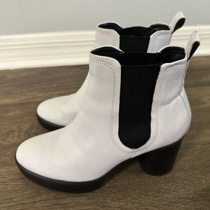 Ecco shape sculpted motion white heeled ankle boots